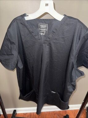 Cherokee Workwear Women’s Black V-Neck Scrub Top